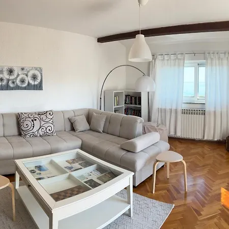 House Demaro Apartman