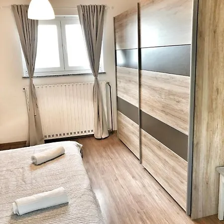Apartment House Demaro *